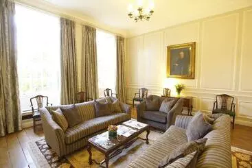 Отель Chicheley Hall