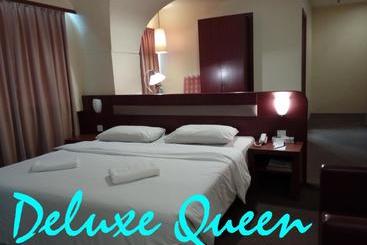 فندق Muar Traders