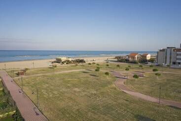 בית מלון כפרי Residence Rosburgo Sea Resort