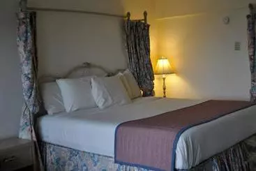 The Diplomat Family Motel