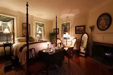 By The Side Of The Road Bed & Breakfast