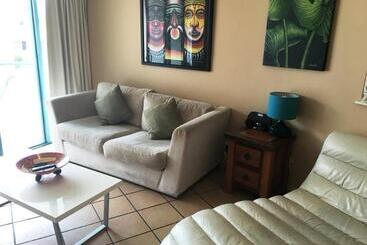 Grand Palais Boolarong Beachside Apartments