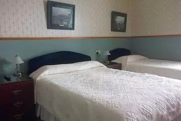 Aurora Hotel & Italian Restaurant