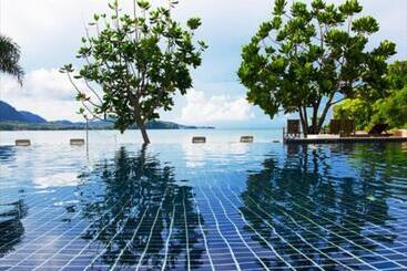 Kaw Kwang Beach Resort