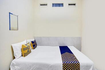 فندق Spot On 91774 Kost Nusantara Sidoarjo