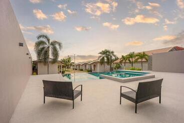 Akard Private Villas Sattahip