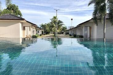 Akard Private Villas Sattahip