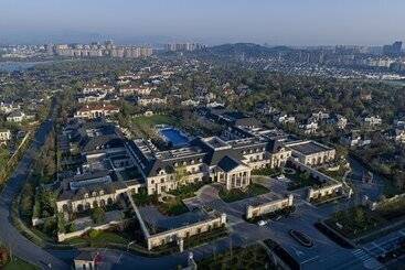 בית מלון כפרי Lvcheng Taohuayuan Huanglong