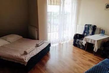 Retkeilymaja Zajazd Dolina Sadosiów