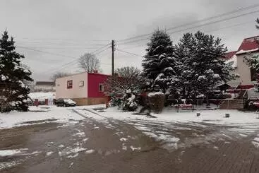 Huoneistohotelli Zajazd Wałbrzych