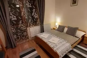 Aamiaismajoitus (B&B) Willa Tomida