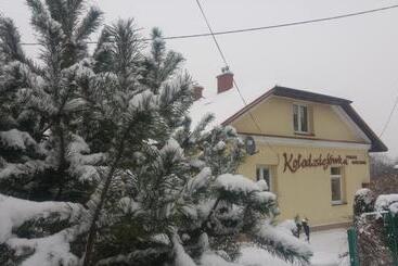 بنسيون Apartamenty I Pokoje Gościnne Kołodziejówka