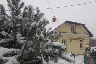 Majatalo Apartamenty I Pokoje Gościnne Kołodziejówka