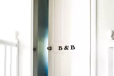 Anne S Waterfront Haven Bed And Breakfast