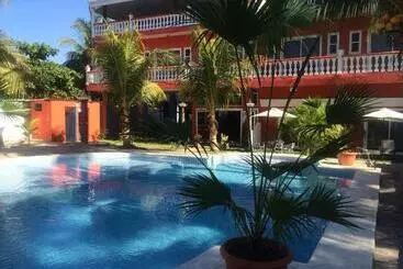 هتل Sabas Beach Resort