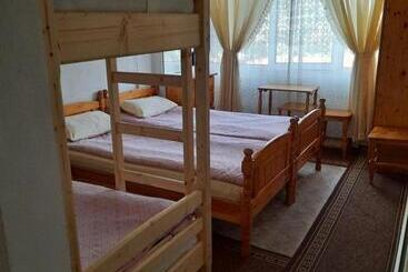 פנסיון Guest House Zodiac