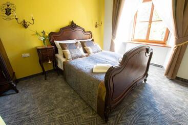 בית מלון כפרי Pałac Lubiechowa Jelenia Góra  Riesengebirge