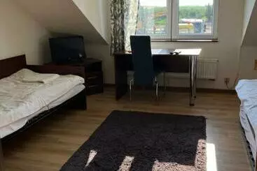 Retkeilymaja Zajazd Okalina