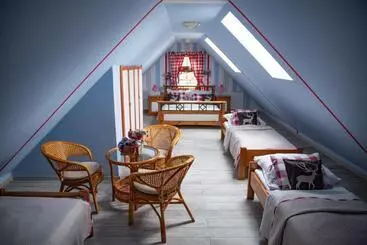 Bed and Breakfast Karolowy Dwór