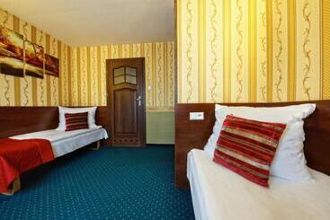 モーテル Noclegi I Restauracja Zodiak