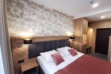 Bed and Breakfast Leśny Dwór