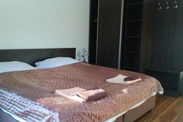 Aamiaismajoitus (B&B) Rezydencja Nad Wigrami Standard & Comfort Rooms