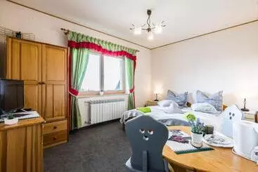 Aamiaismajoitus (B&B) Willa Cetynka