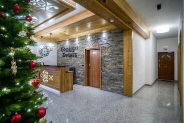 تختخواب و صبحانه Góralski Dworek