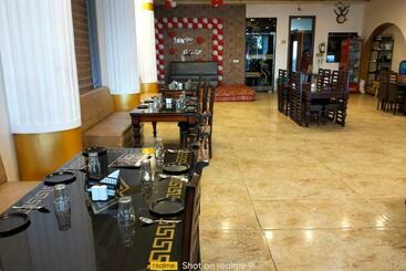 Hotel Gulmohar By Wb Inn