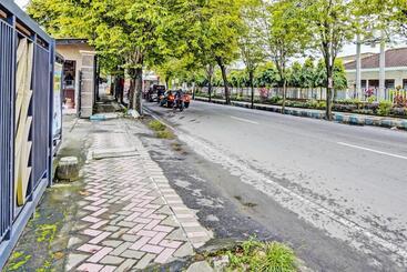 Hotel Oyo 92190 Arya Guest House