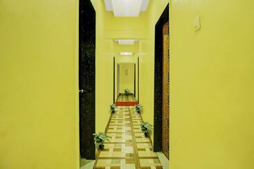 Отель Oyo Flagship 80592 Prince Lodge