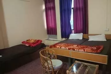 Anna Hostel Tapovan