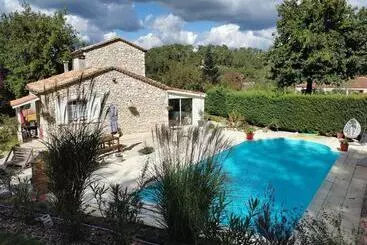 Bed and Breakfast Domaine Des 3 Cyprès Chez Nath & Pat