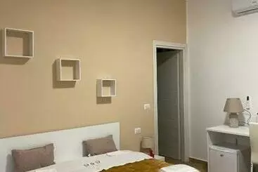 تختخواب و صبحانه G&g Home