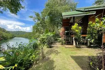 Bed and Breakfast Mangrove Bungalow & Restaurant