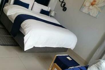 تختخواب و صبحانه Comfort First