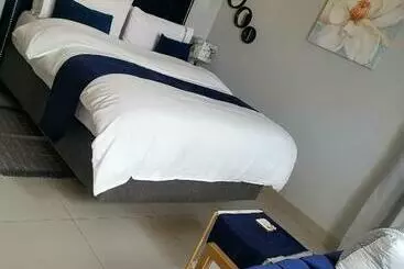 تختخواب و صبحانه Comfort First