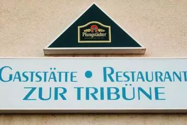 アパートホテル Gaststätte Zur Tribüne