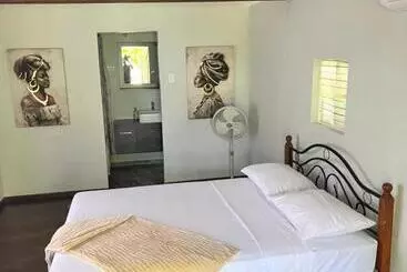 Jamaica Colors Hotel And Eco Retreat