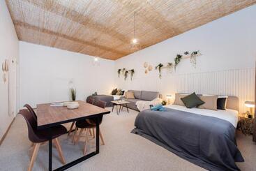 هاستل Bali House Vilnius