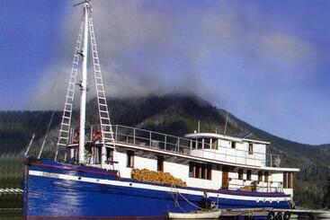 צימר Floating Hotel   Innchanter