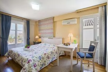 Hôtel Latini Family