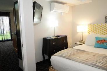 Motel Periwinkle Inn