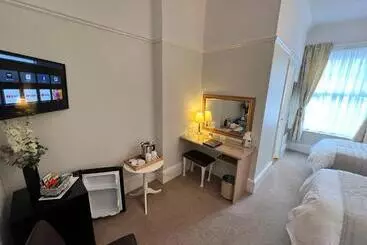 פנסיון Birkdale Guest House