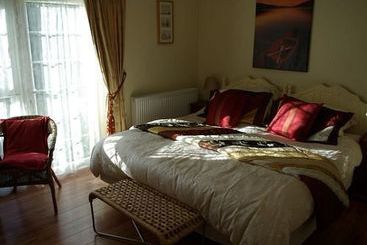 膳宿费 Limpert Bay Guest House