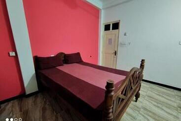 تختخواب و صبحانه New Richmin