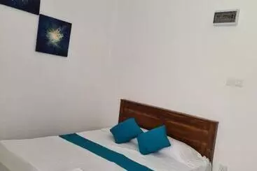 Ceylon Lodge   Airport Transit Hostel