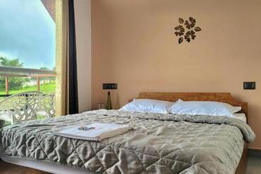 Resort Cloud Canopy   Tea Garden Family Pool Cottage In Vagamon