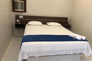 בית מלון כפרי E Pousada Isis