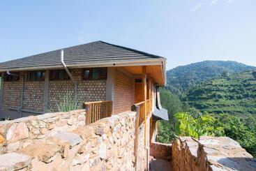 هتل Gorilla Leisure Lodge